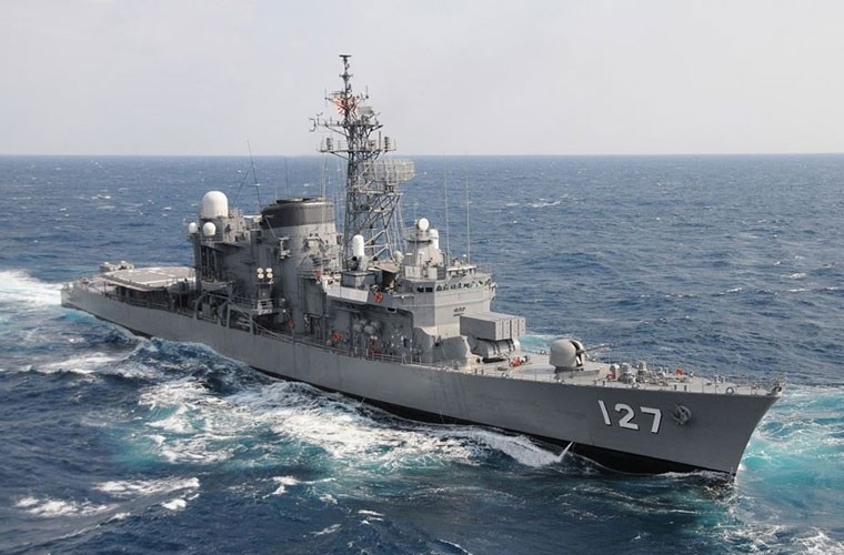 Sáng 19/10, 3 tàu chiến thuộc Lực lượng Phòng vệ biển Nhật Bản (JMSDF) gồm: Tàu huấn luyện JDS Kashima (TV-3508), tàu huấn luyện Shirayuki (TV-3517) và tàu khu trục Isoyuki (DD-127) do Chuẩn Đô đốc Fumiyuki Kitagawa chỉ huy cùng 750 sĩ quan và thủy thủ đã cập cảng Tiên Sa (Đà Nẵng), bắt đầu chuyến thăm hữu nghị thành phố từ 19 đến 21/10.